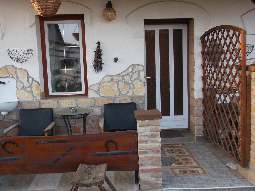 Nicolaj Vendeghaz Es Tanya Otel Dış mekan fotoğraf
