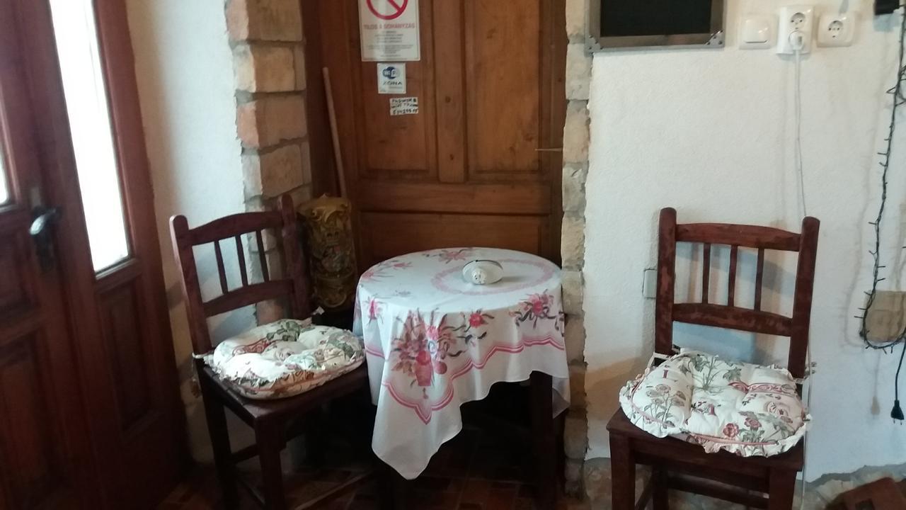 Nicolaj Vendeghaz Es Tanya Otel Dış mekan fotoğraf