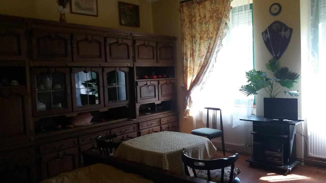 Nicolaj Vendeghaz Es Tanya Otel Dış mekan fotoğraf
